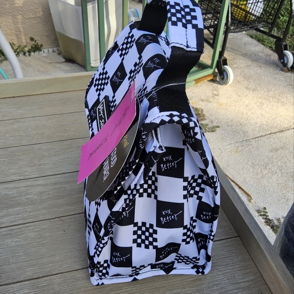 NWT BLACK n WHITE BETSEY JOHNSON INSULATED CHECKER BOARD FLAP TOP LUNCH TOTE